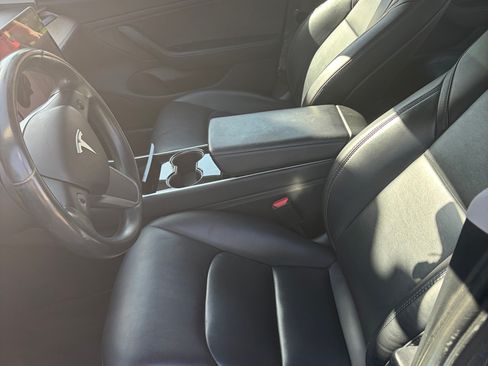 Used 2018 Tesla Model 3 Mid Range RWD image 10