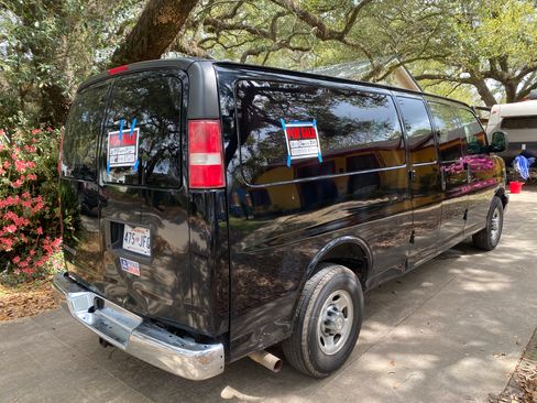 Used 2017 Chevrolet Express 3500 LT w/ LT Preferred Equipment Group image 6