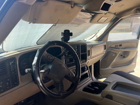 Used 2007 Chevrolet Silverado 2500 LT w/ Heavy-Duty Power Package image 9