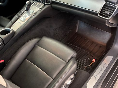 Used 2015 Porsche Panamera 4 image 12