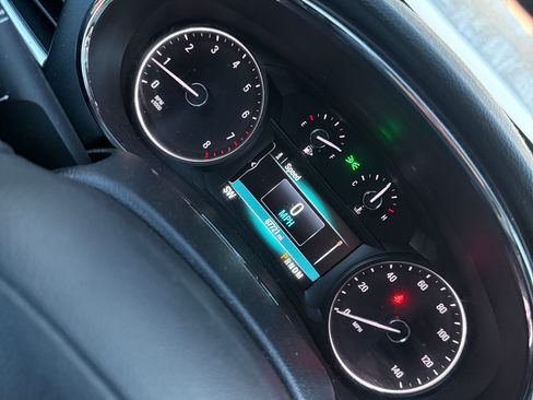 Used 2018 Buick Encore Sport Touring image 5