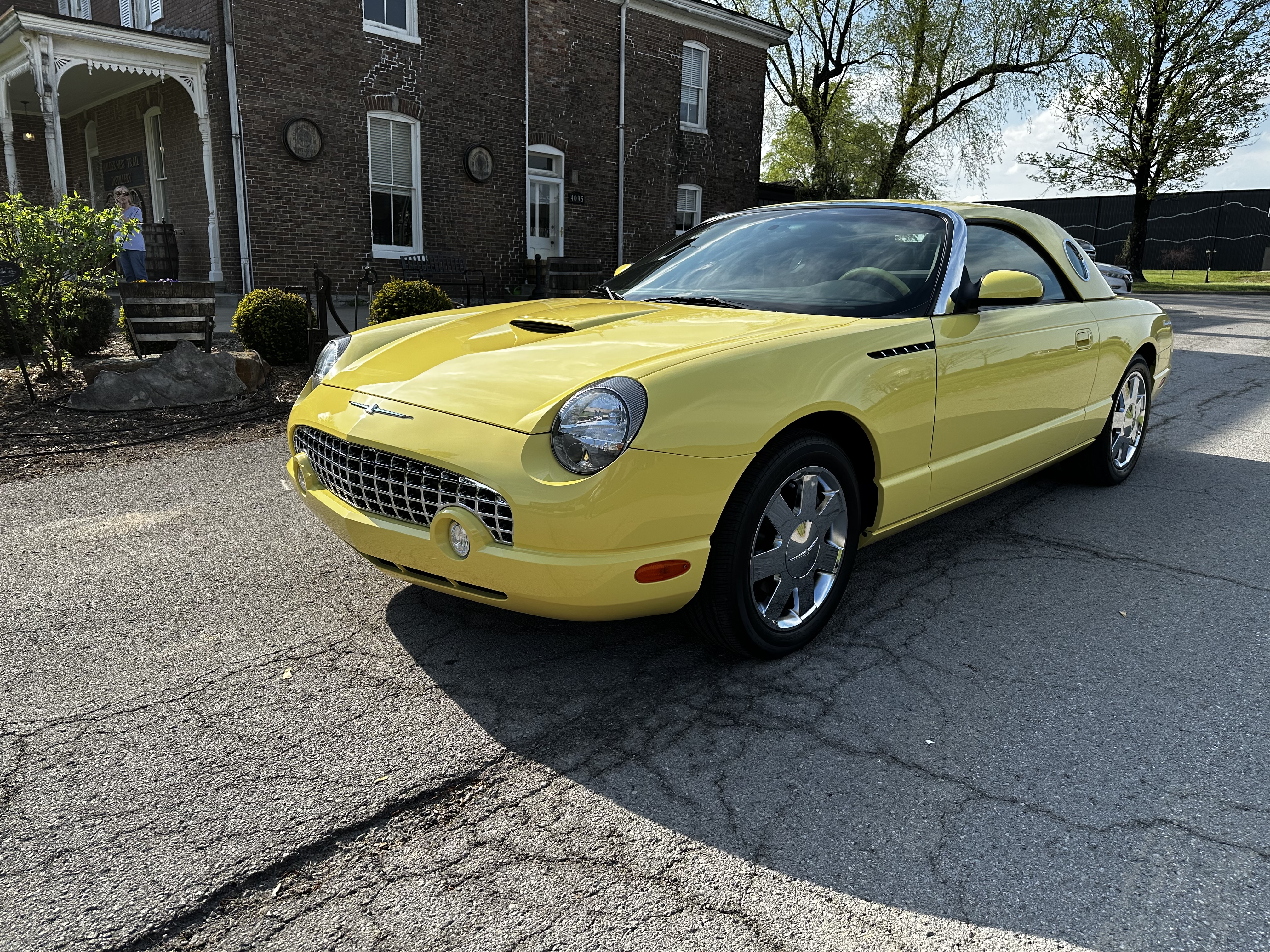 Used 2002 Ford Thunderbird RWD image 4