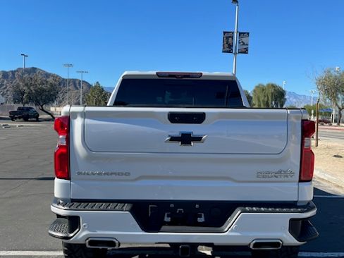 Used 2023 Chevrolet Silverado 1500 High Country w/ High Country Premium Package image 9