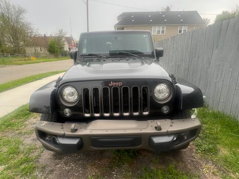 Used 2017 Jeep Wrangler Sahara image 6