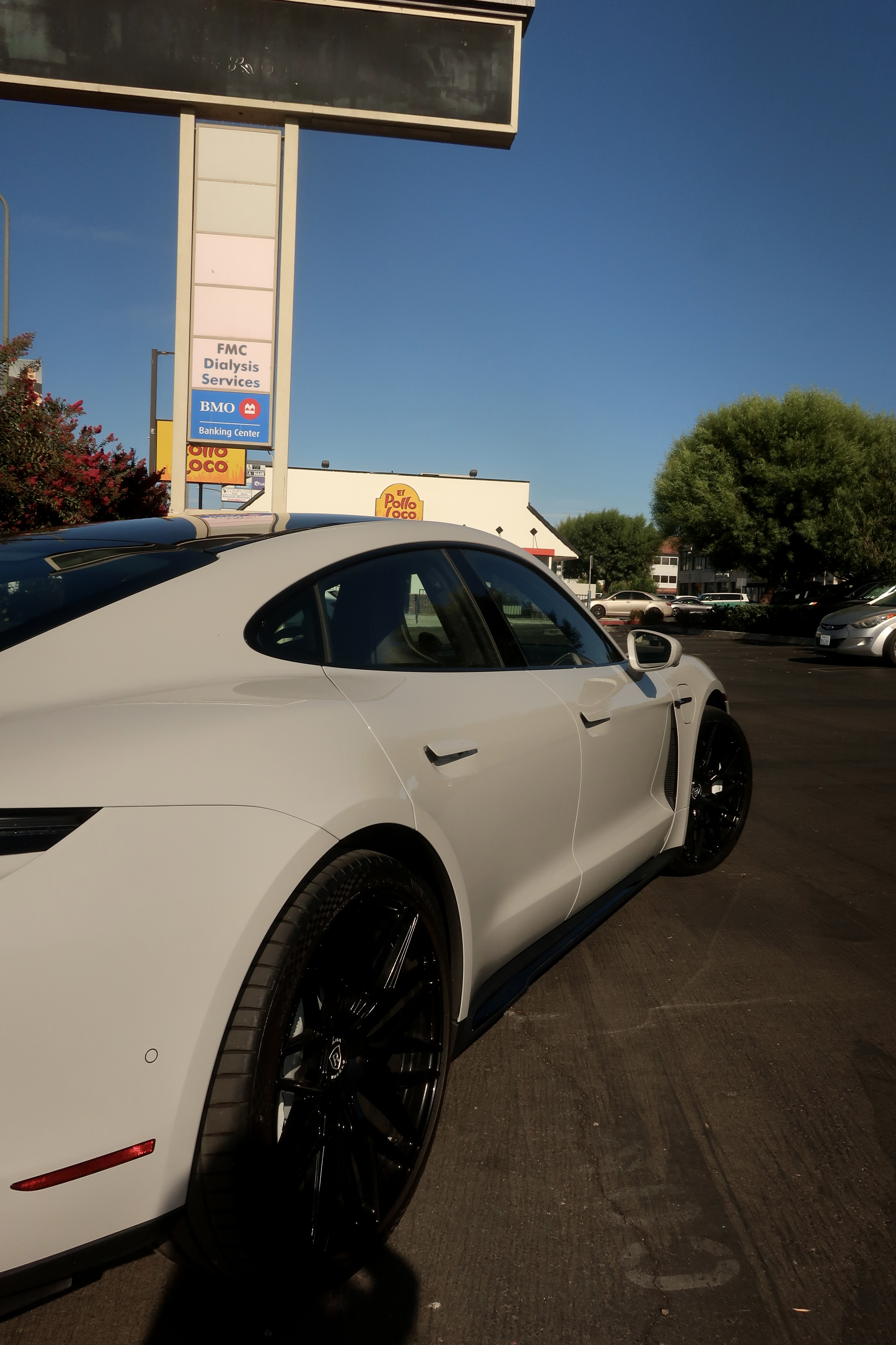 Used 2022 Porsche Taycan GTS AWD/4WD image 14