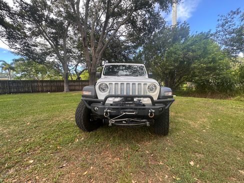 Used 2018 Jeep Wrangler Unlimited Sport image 17