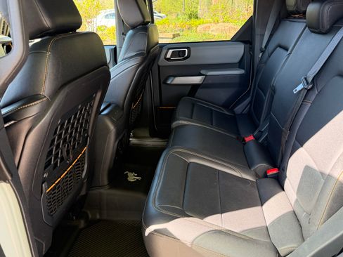 Used 2021 Ford Bronco Badlands image 10