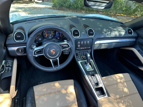 Used 2023 Porsche 718 Boxster RWD image 14