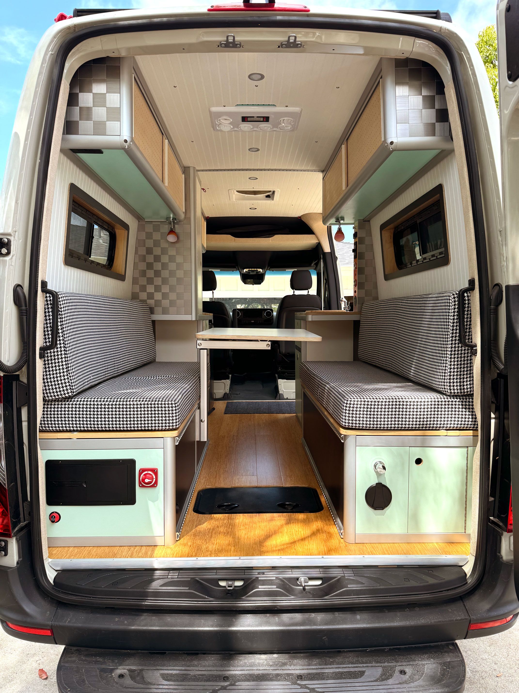 Used 2020 Mercedes-Benz Sprinter 2500 image 10