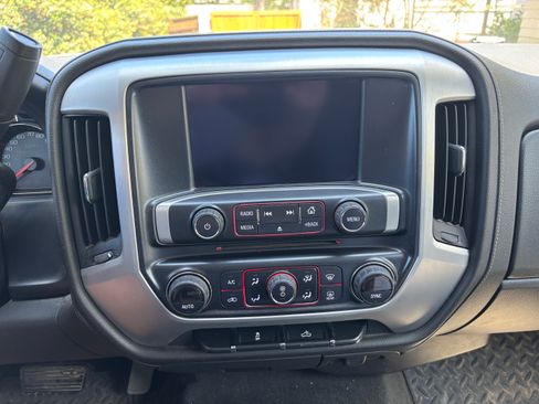 Used 2016 GMC Sierra 2500 SLE w/ SLE Preferred Package image 4