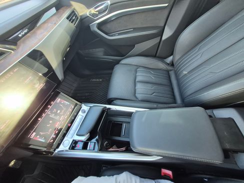 Used 2019 Audi e-tron Prestige image 20