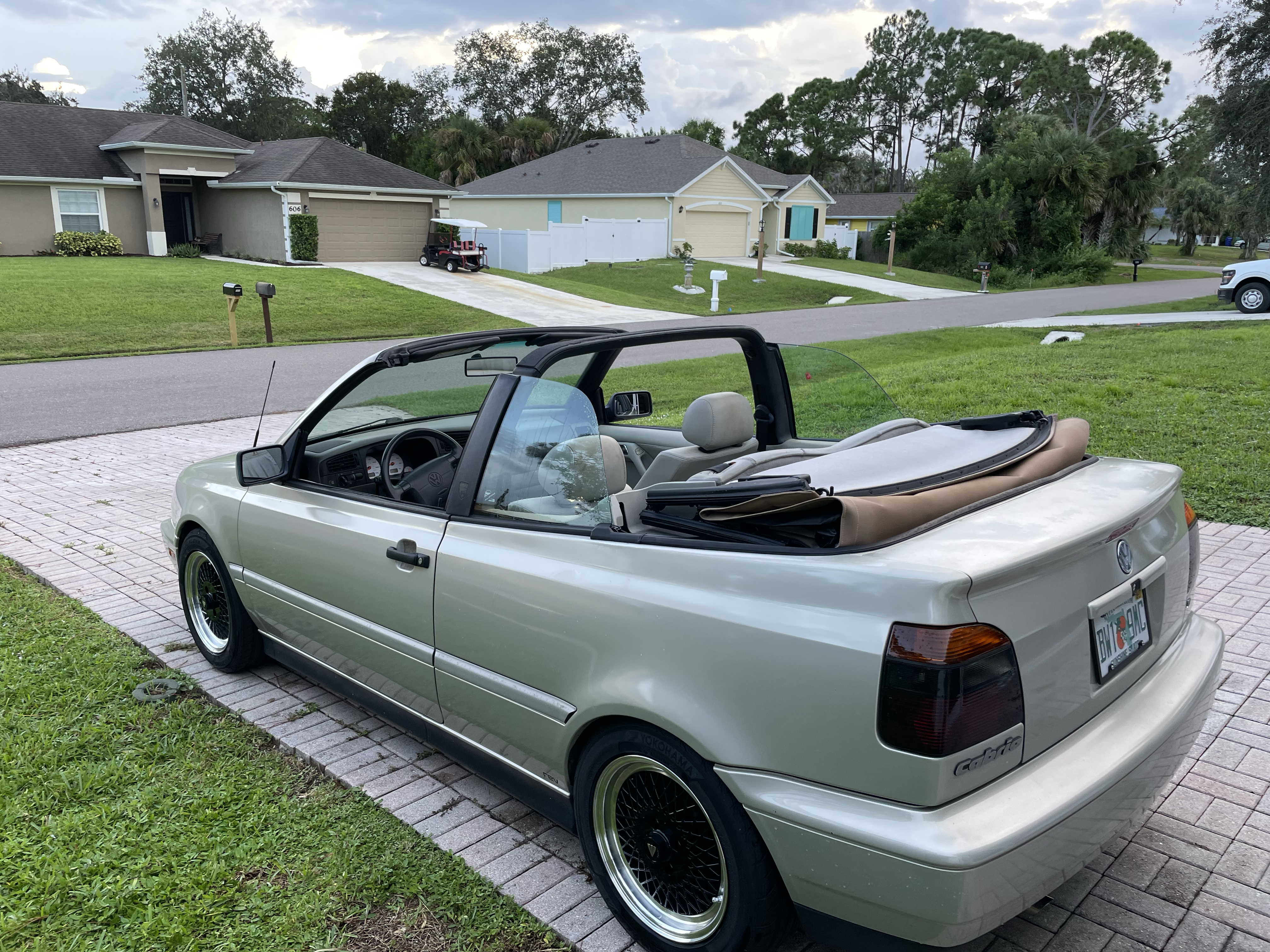 Used 1999 Volkswagen Cabrio GLS FWD image 12