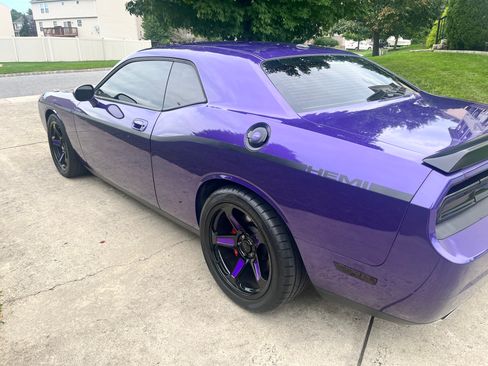Used 2010 Dodge Challenger SRT8 w/ SRT Option Group II RWD image 12