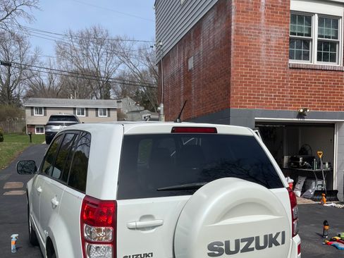 Used 2012 Suzuki Grand Vitara Premium image 4