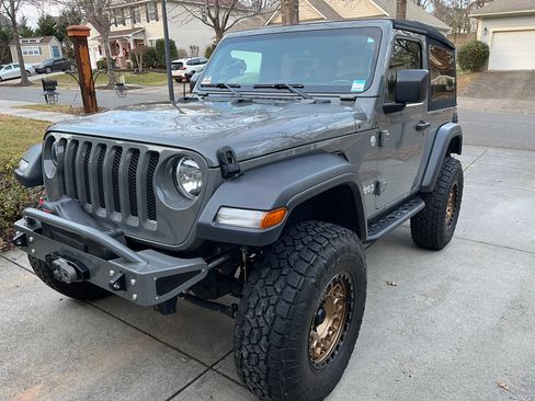 Used 2019 Jeep Wrangler Sport image 13
