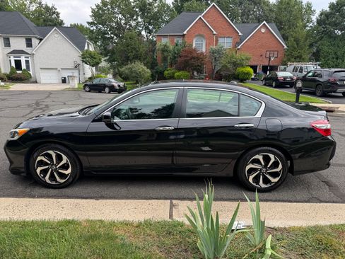 Used 2016 Honda Accord EX image 8