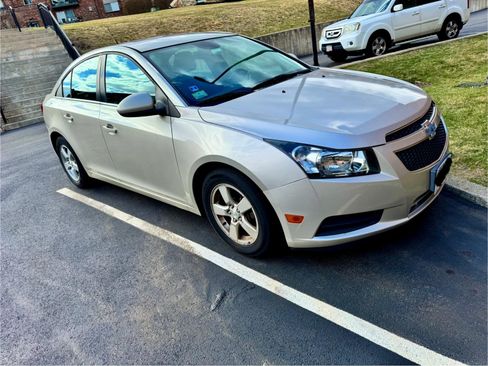 Used 2014 Chevrolet Cruze LT image 1