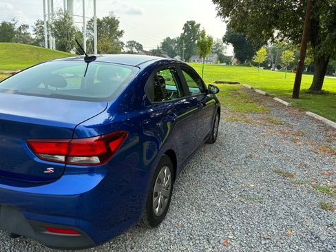 Used 2019 Kia Rio S FWD image 9