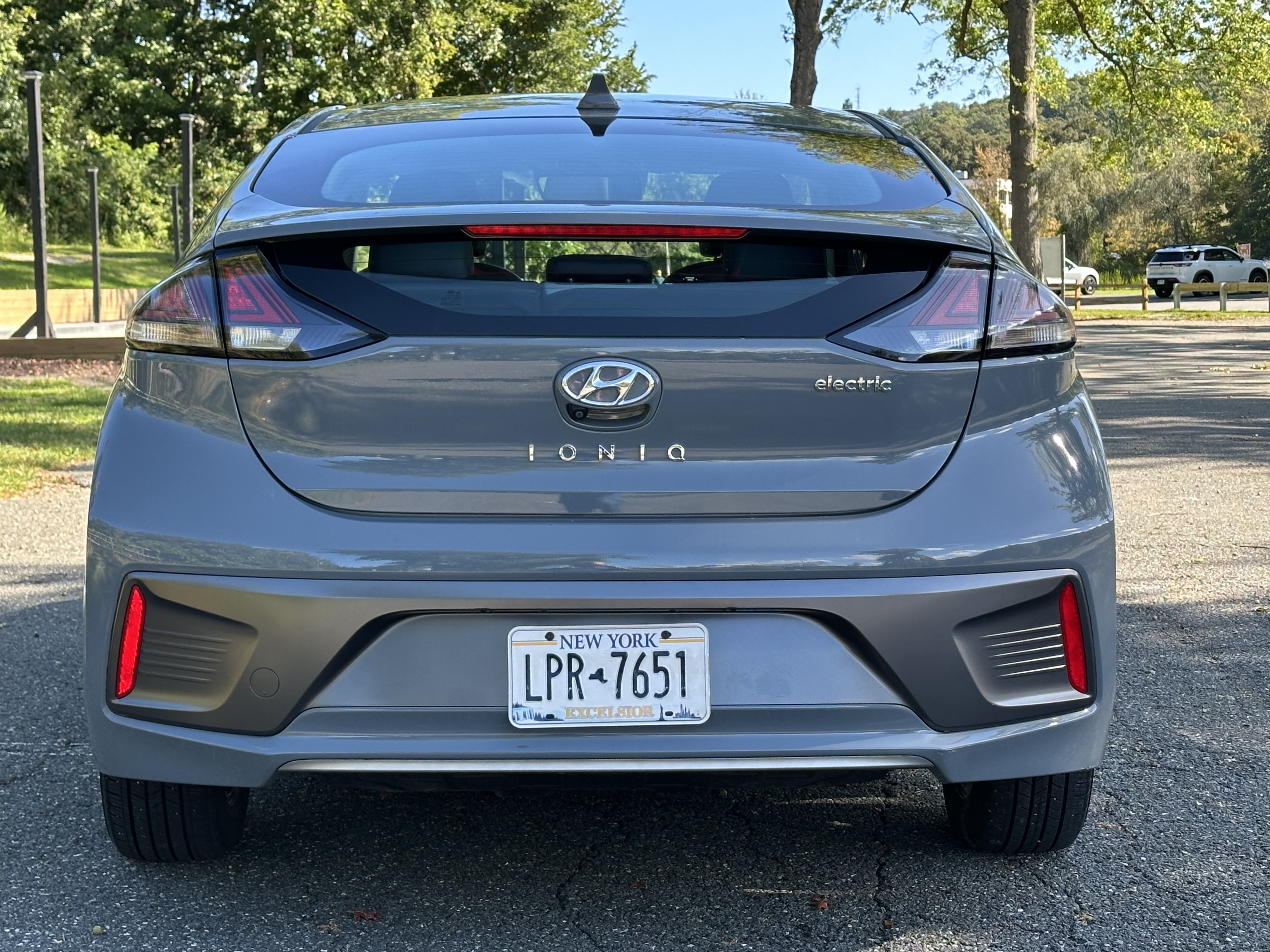 Used 2021 Hyundai Ioniq Limited FWD image 19