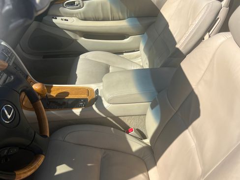 Used 2003 Lexus SC 430 Convertible image 8