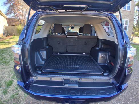 Used 2023 Toyota 4Runner SR5 image 19