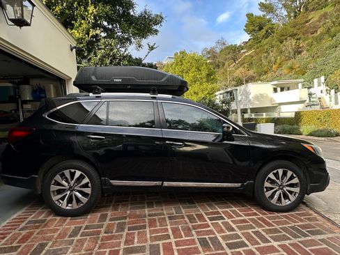 Used 2017 Subaru Outback 2.5i Touring image 1
