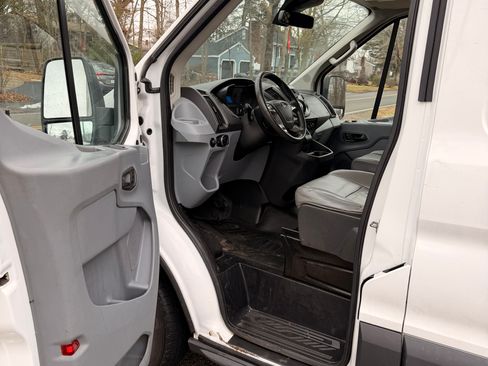 Used 2015 Ford Transit 250 148 Medium Roof image 9