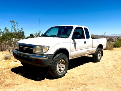 Used 2000 Toyota Tacoma 4x4 Xtracab V6 w/ SR5 Pkg