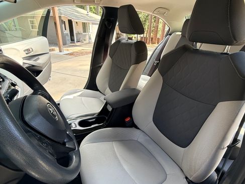 Used 2022 Toyota Corolla LE FWD image 27