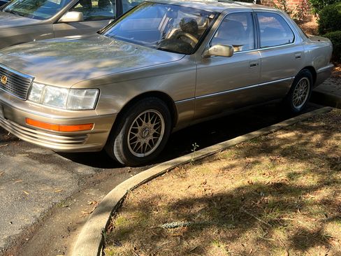 Used 1994 Lexus LS 400 RWD image 1