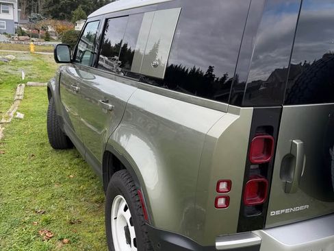 Used 2022 Land Rover Defender 110 image 5