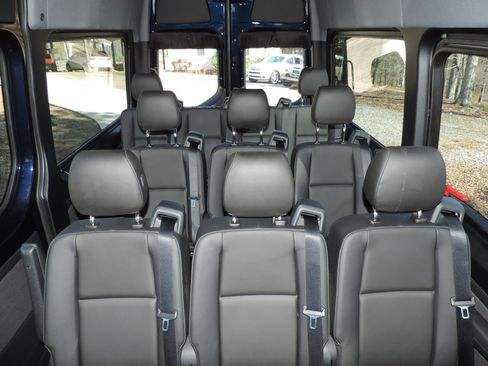 Used 2023 Mercedes-Benz Sprinter 2500 image 5