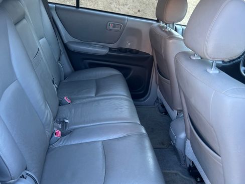 Used 2004 Toyota Highlander 2WD V6 image 4