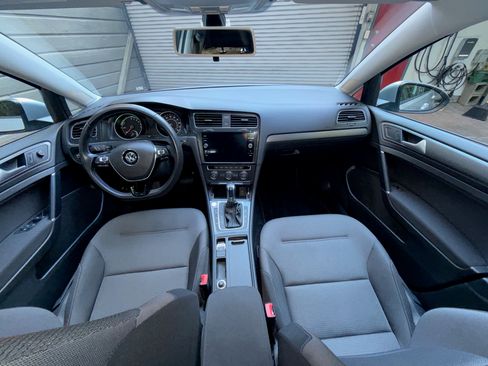 Used 2019 Volkswagen e-Golf SE w/ Driver Assistance Package image 12