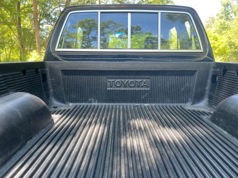 Used 1993 Toyota Pickup Deluxe AWD/4WD image 11