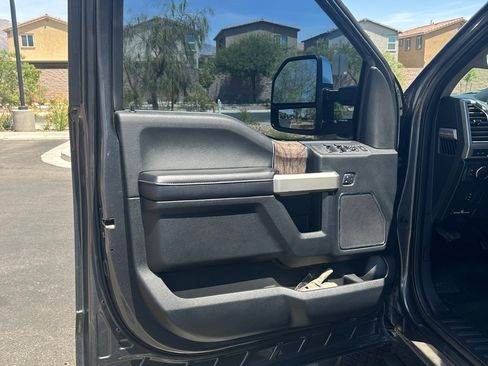 Used 2017 Ford F250 Lariat w/ Chrome Package image 2