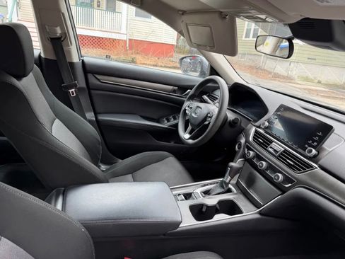 Used 2018 Honda Accord LX image 4