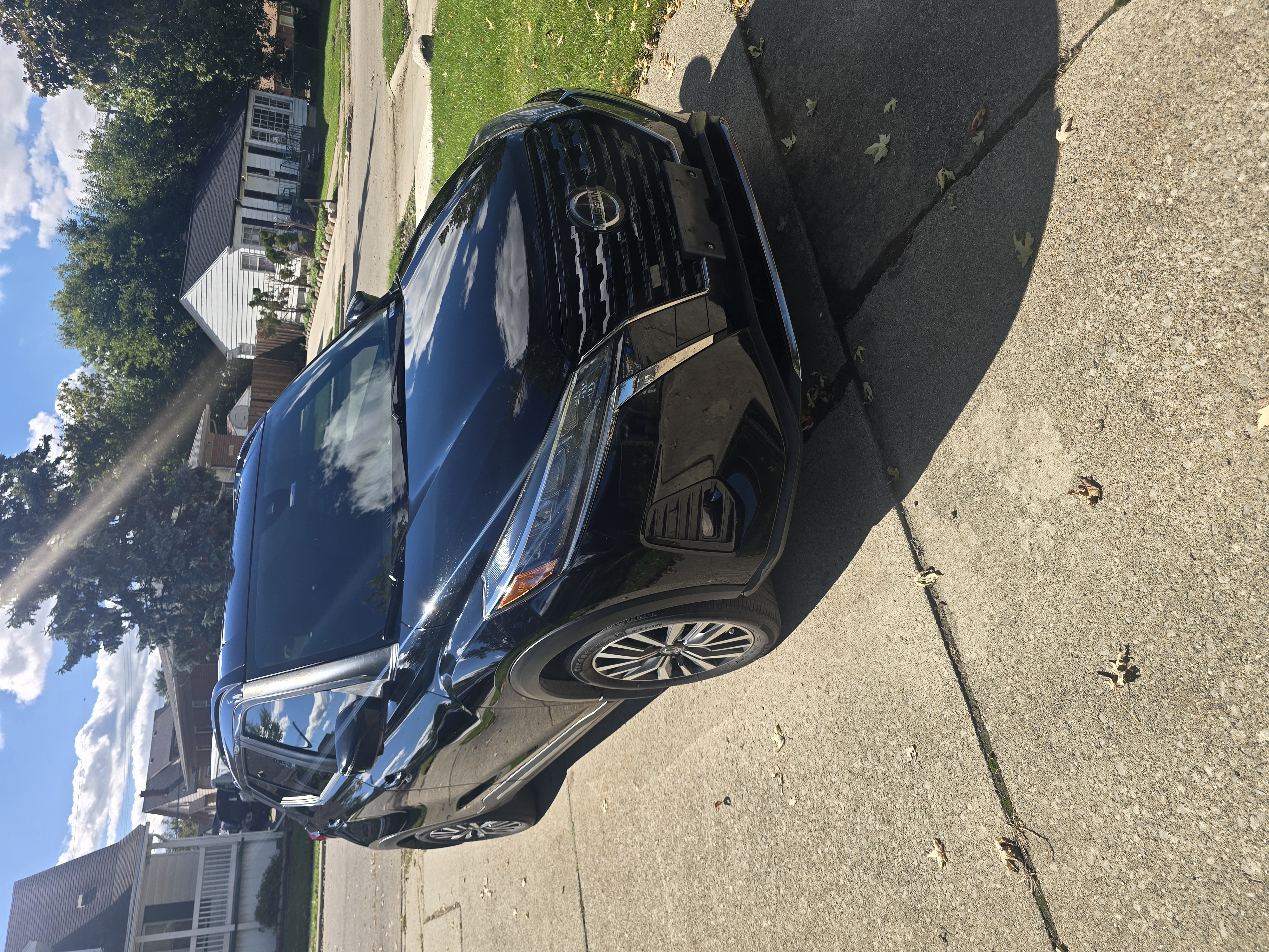 Used 2021 Nissan Kicks SR FWD image 1