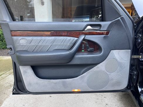Used 1998 Mercedes-Benz S 600 Sedan image 17
