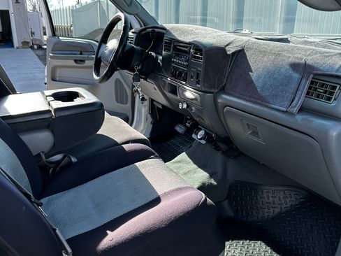 Used 2003 Ford F250 XLT image 8