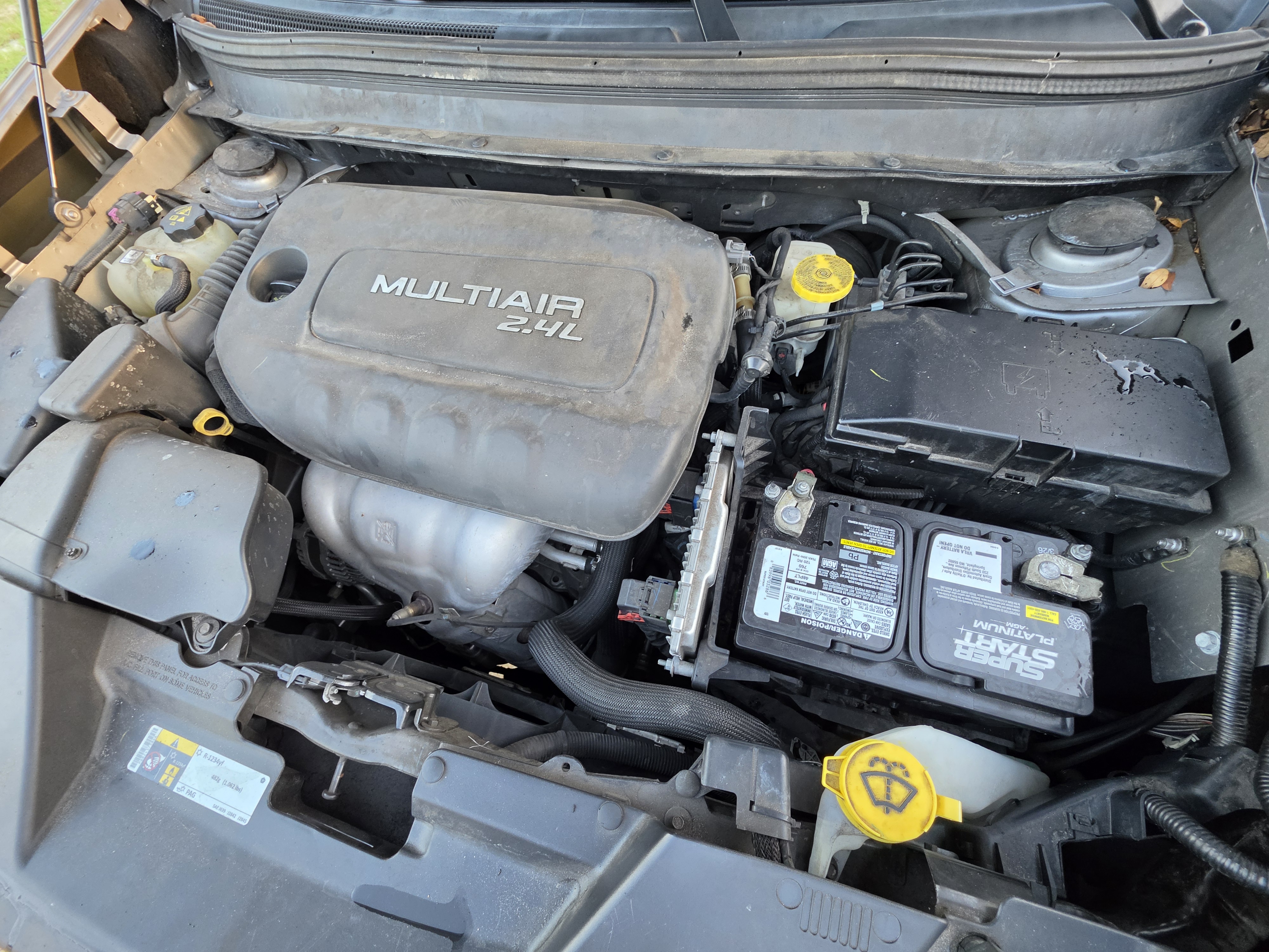 Used 2018 Jeep Cherokee Latitude w/ Altitude Package FWD image 6