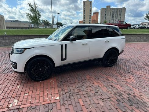 Used 2024 Land Rover Range Rover SE AWD/4WD image 12