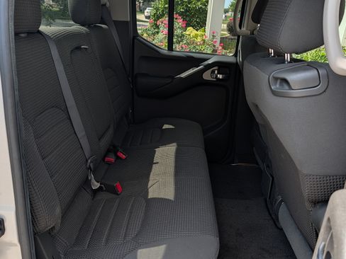 Used 2005 Nissan Frontier NISMO w/ (J01) Sunroof Pkg RWD image 4