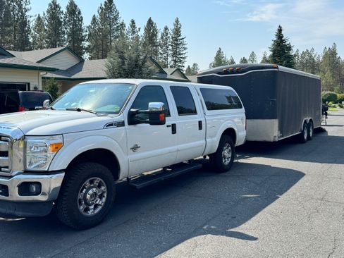 Used 2014 Ford F250 XLT w/ XLT Premium Package AWD/4WD image 9