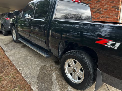 Used 2009 Chevrolet Silverado 1500 LTZ w/ Safety Package image 2
