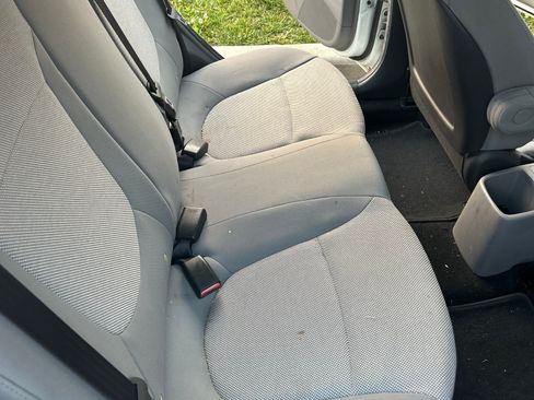 Used 2012 Hyundai Accent GS FWD image 13