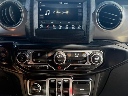 Used 2019 Jeep Wrangler Unlimited Sport S AWD/4WD image 18