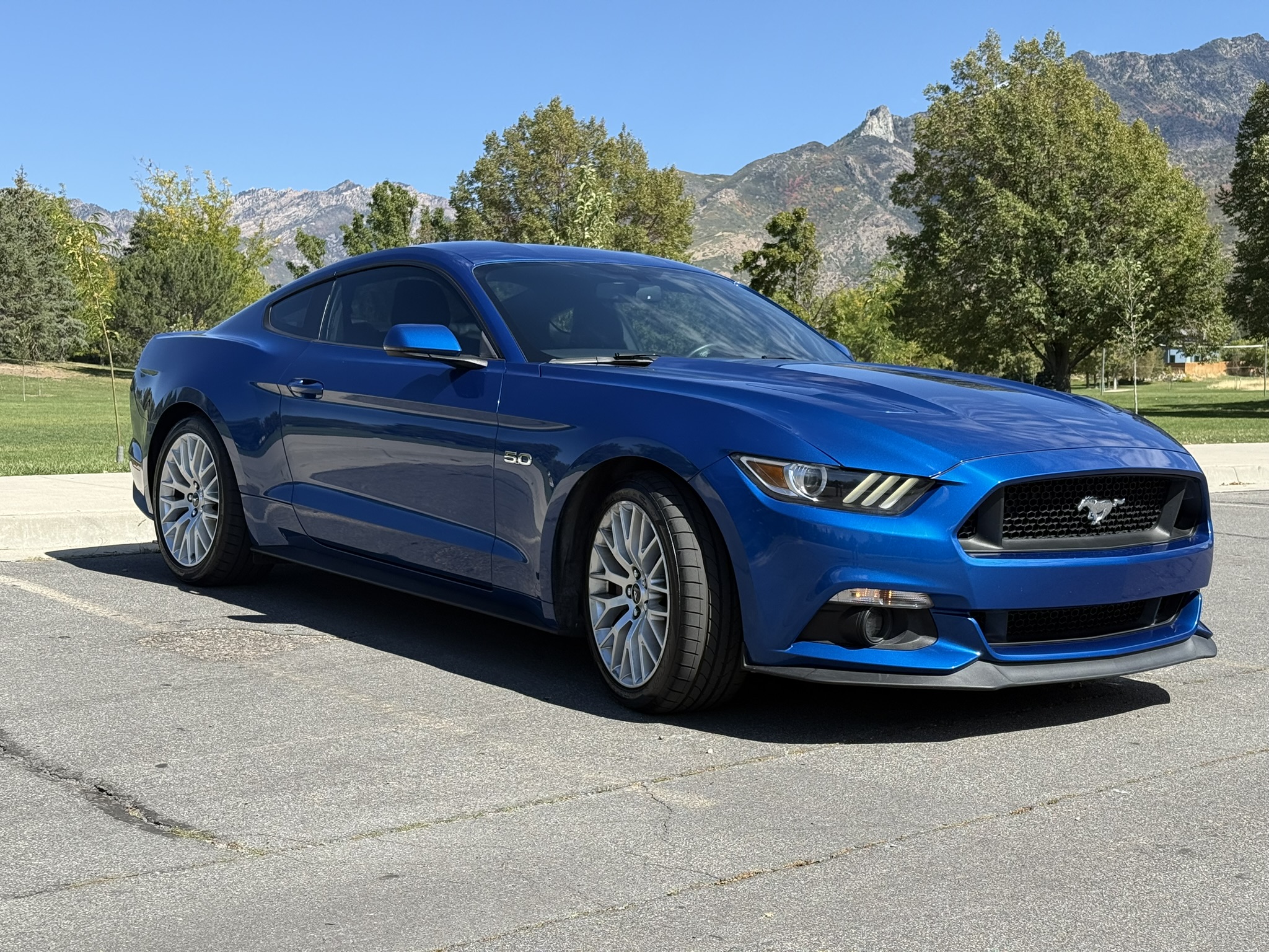 Used 2017 Ford Mustang GT Premium w/ GT Performance Package RWD image 6