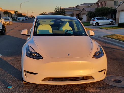 Used 2023 Tesla Model Y Long Range image 1