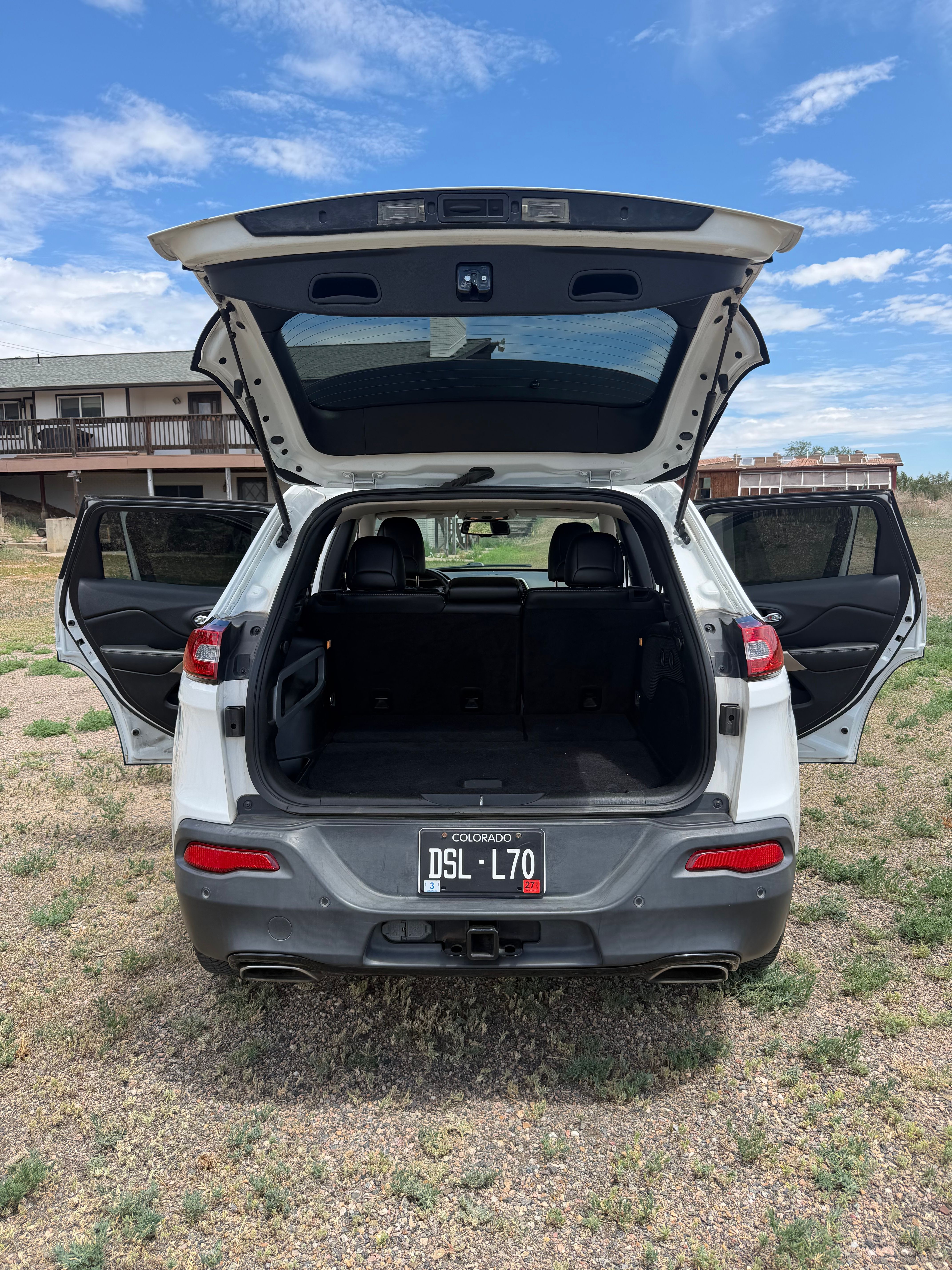 Used 2017 Jeep Cherokee High Altitude AWD/4WD image 9